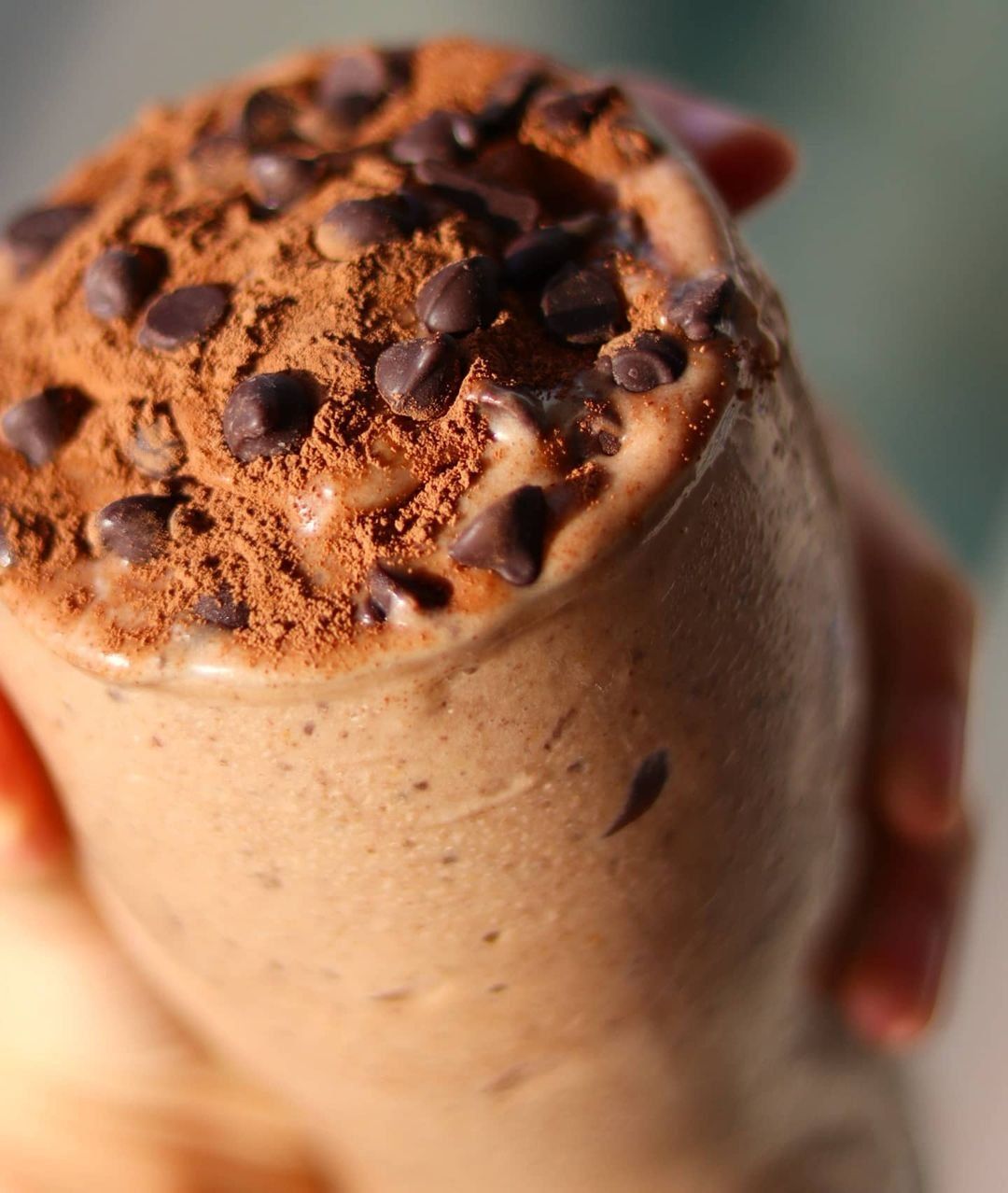 Postre de chocolate en vaso